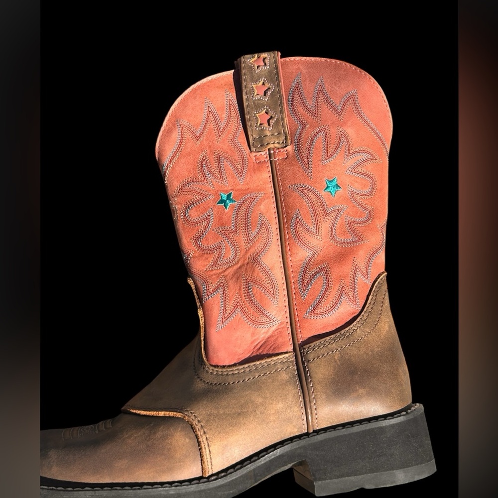 Ariat Brown and Tan Western Boots size 7.5M style #16702 - Picture 2 of 14